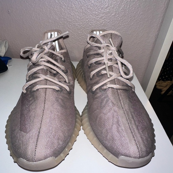 Yeezy 350 Boost V2 - Picture 5 of 6